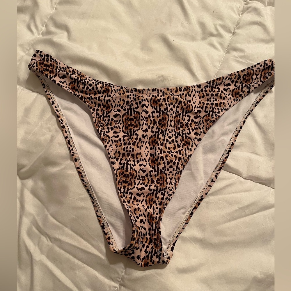 Missguided High Leg Bikini 12